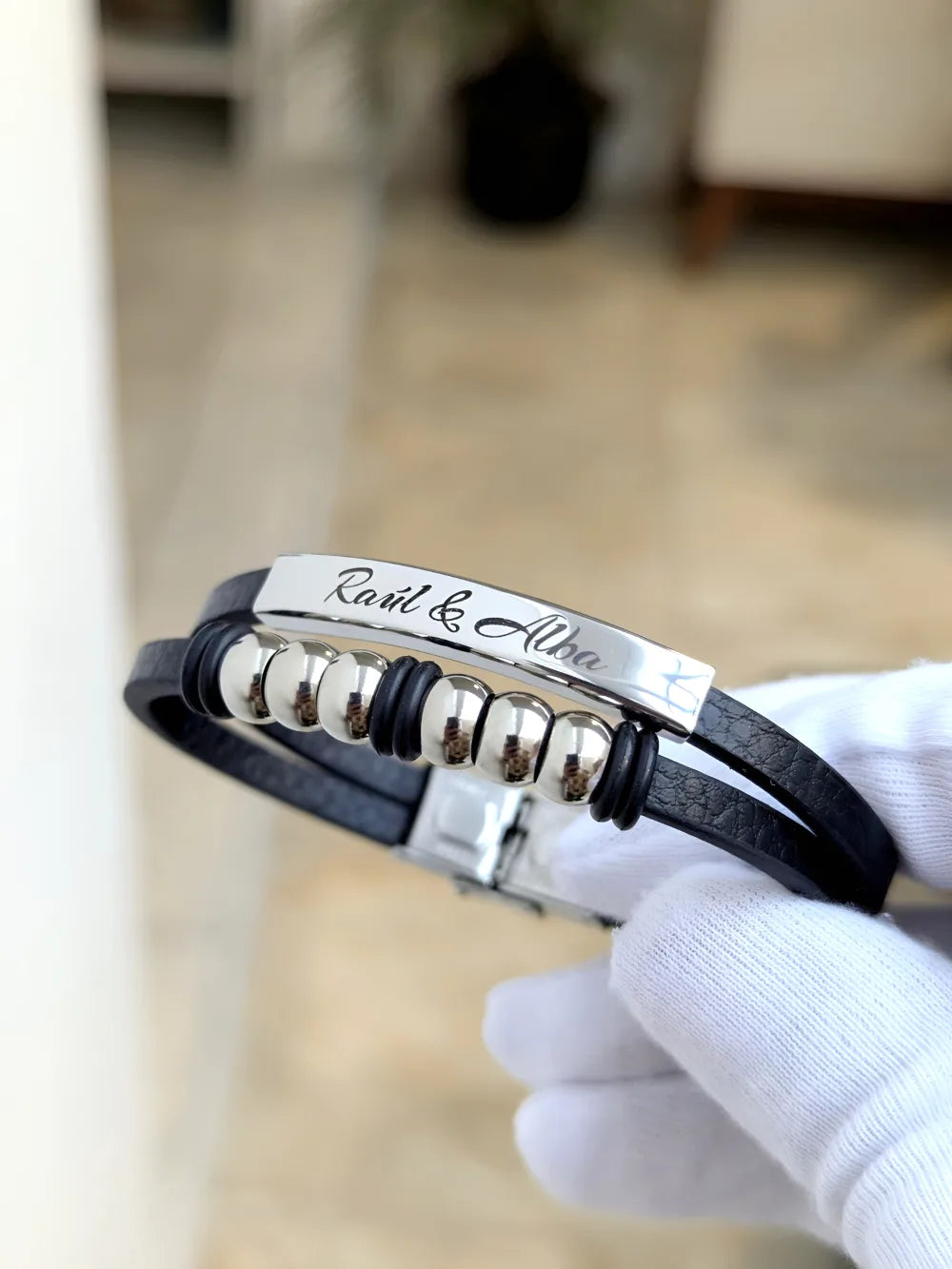 Pulsera Élite de Acero: Pulsera de cuero y acero grabada a laser personalizada