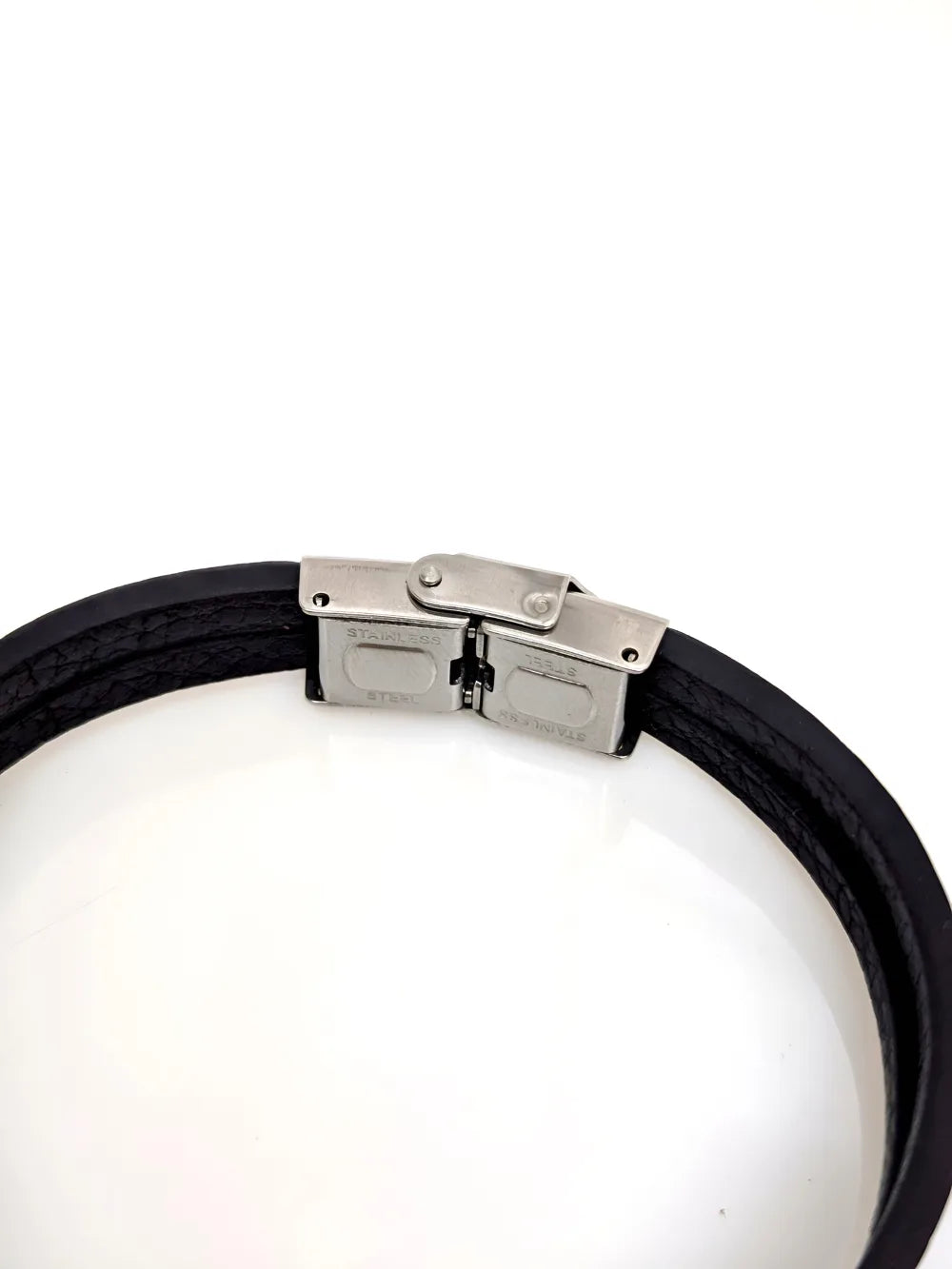 Pulsera Élite de Acero: Pulsera de cuero y acero grabada a laser personalizada