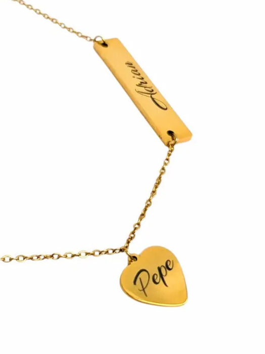 Mi Familia de Oro: Collar con placas de nombre de la familia