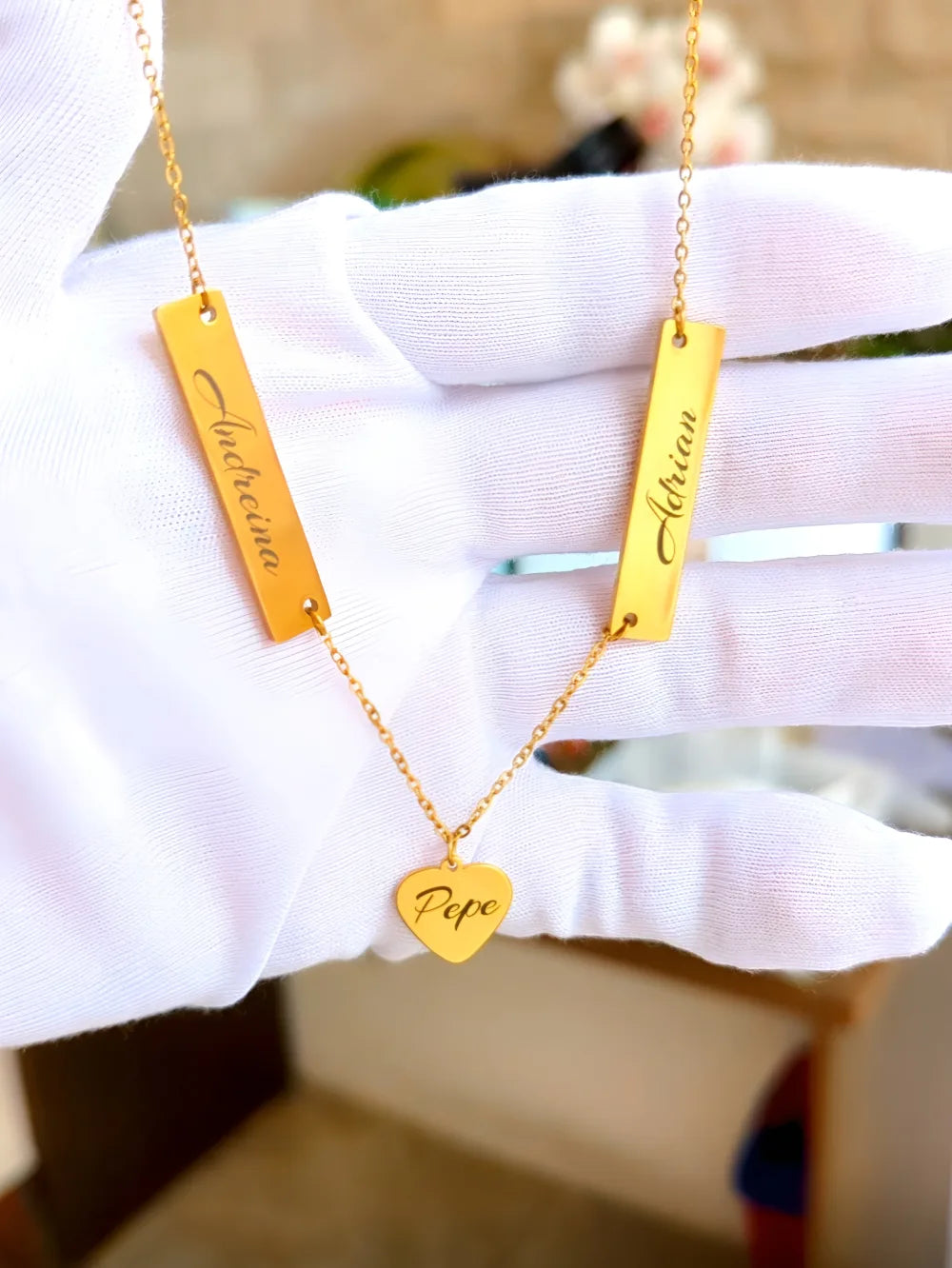Mi Familia de Oro: Collar con placas de nombre de la familia