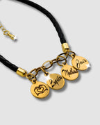 Pulsera con nombres de la familia en cuero