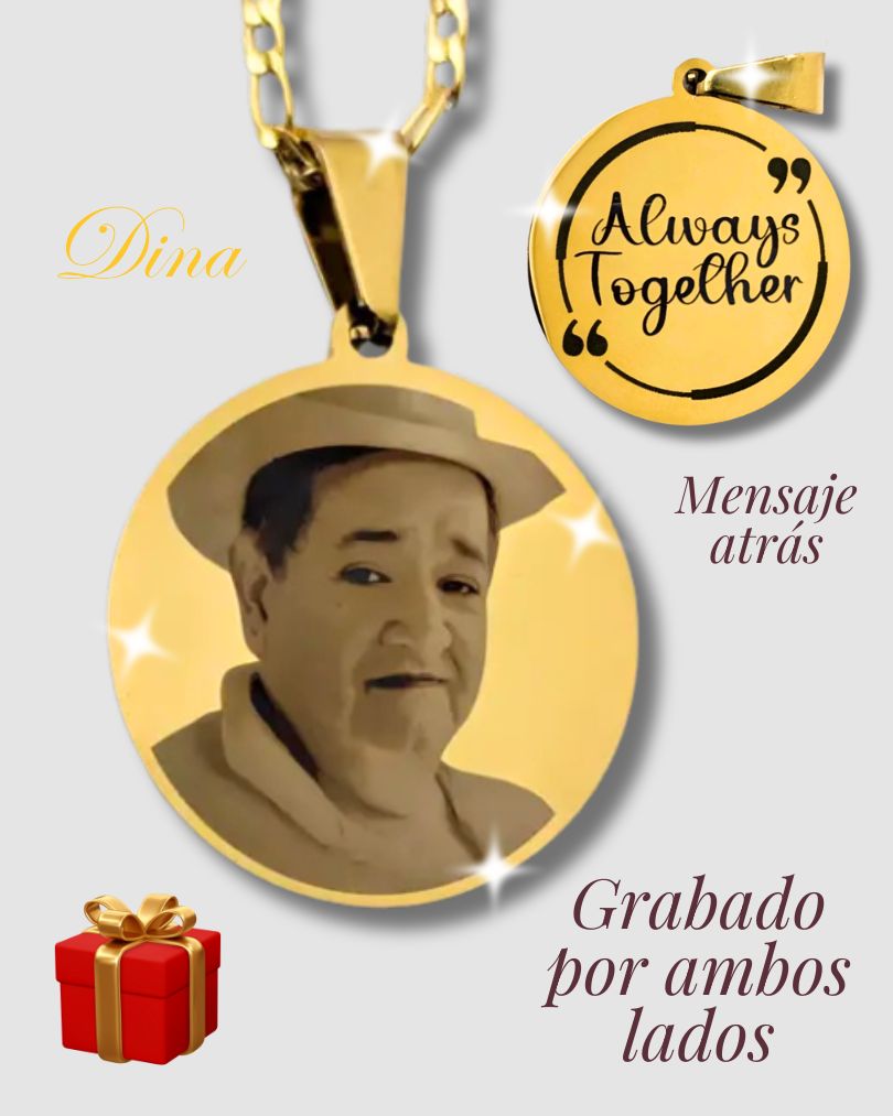 Collar con foto en formato realista y mensaje en la parte de atrás