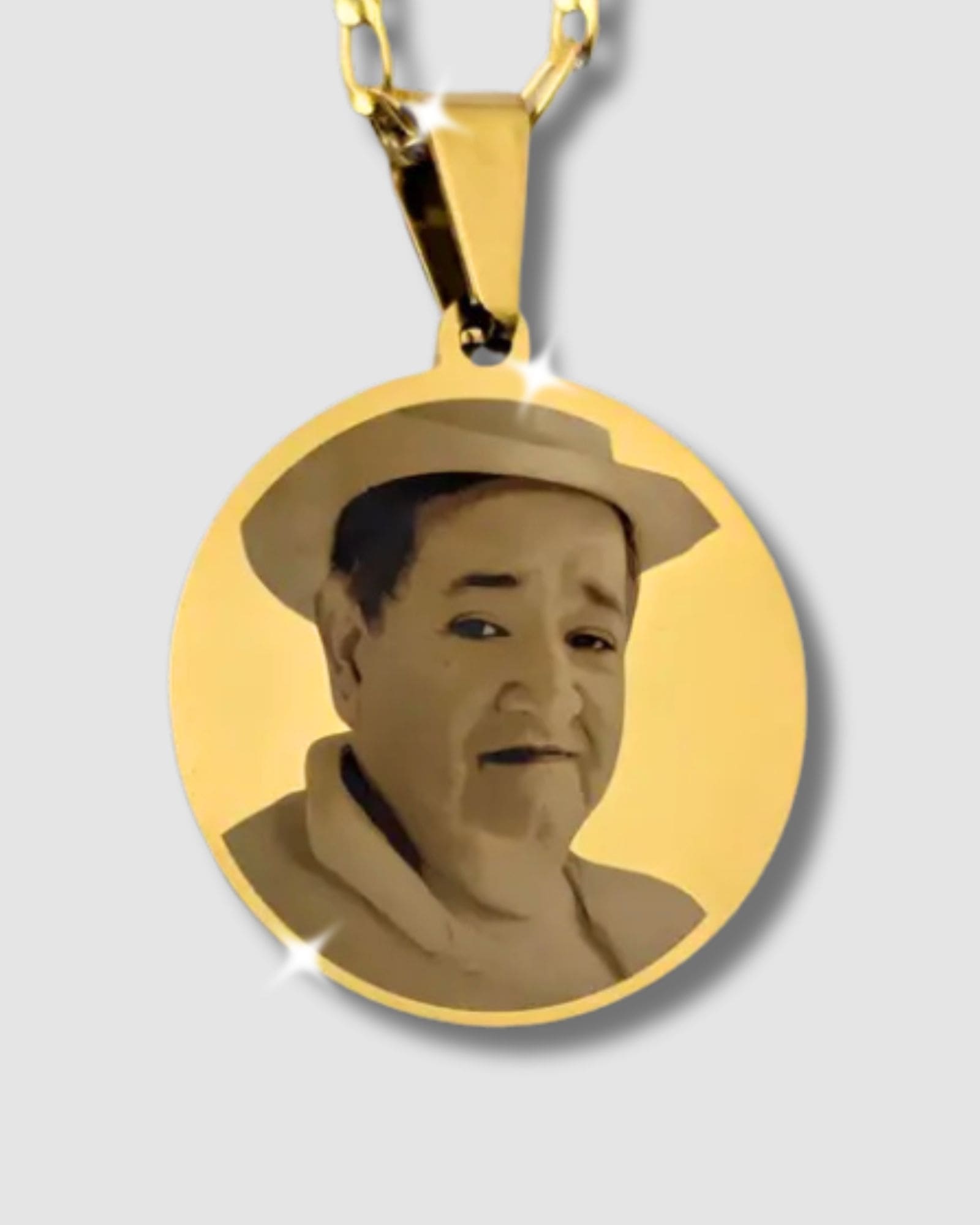Collar con foto realista y mensaje