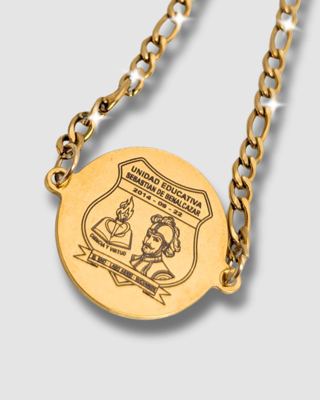 Realistic graduation bracelet