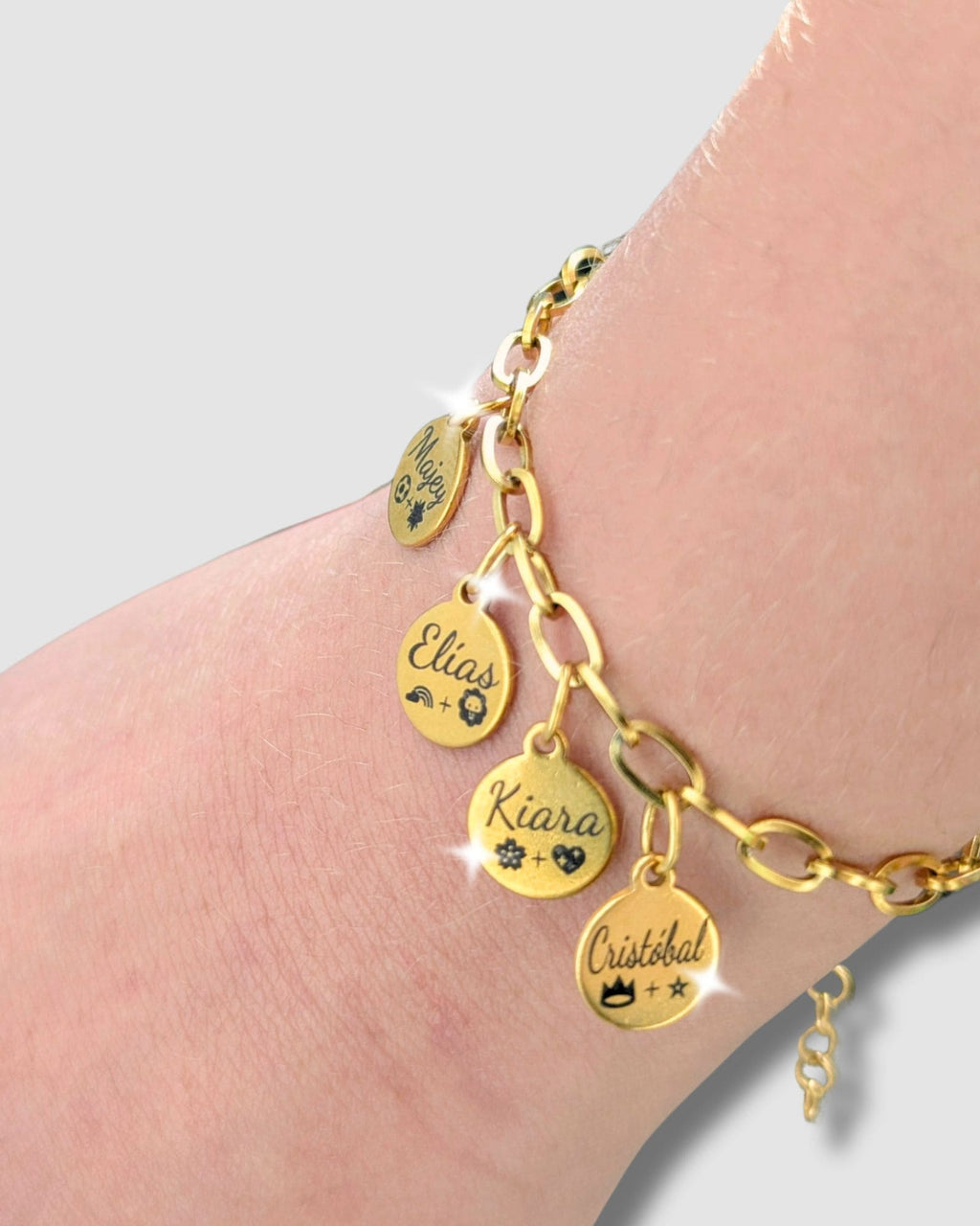 Pulsera con placas redondas de la familia