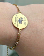 Realistic graduation bracelet