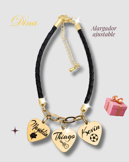 Familia Amada 2: Pulsera grabada en corazones con los nombres de la familia en acero y cuero