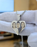 Necklace with photo in realistic format and message on the back