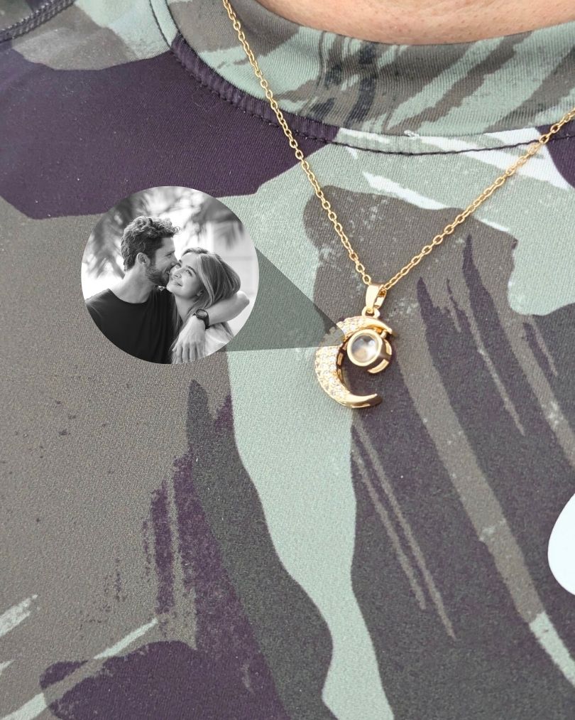 Collar Micro grabado con proyección en acero