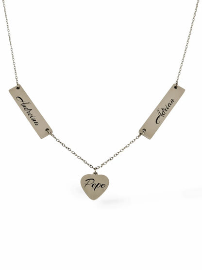 Mi Familia de Oro: Collar con placas de nombre de la familia