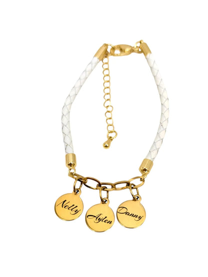 Familia Amada: Pulsera grabada con los nombres de la familia en acero y cuero
