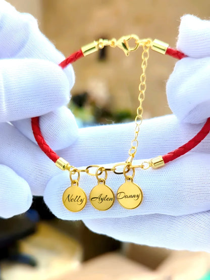 Familia Amada: Pulsera grabada con los nombres de la familia en acero y cuero
