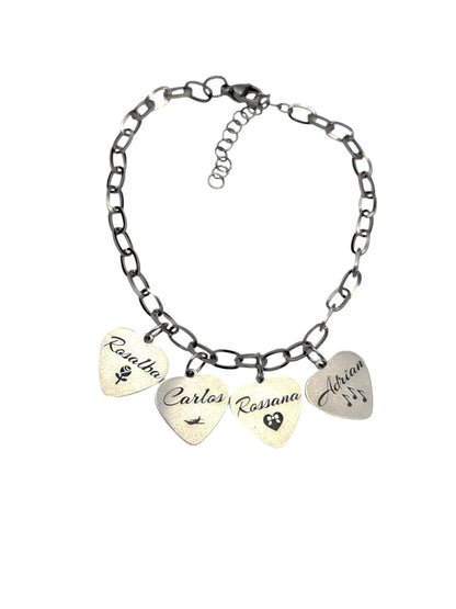 Pulsera Latidos de Familia: Pulsera de acero con nombres en corazón de la familia