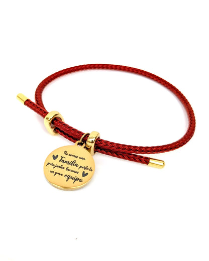 Pulsera Siempre Contigo: Pulsera cordón rojo con dije redondo dorado con foto y mensaje
